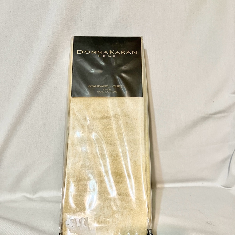 DONNA KARAN HOME GILDED COLLECTION GOLD - STANDARD/QUEEN Sham